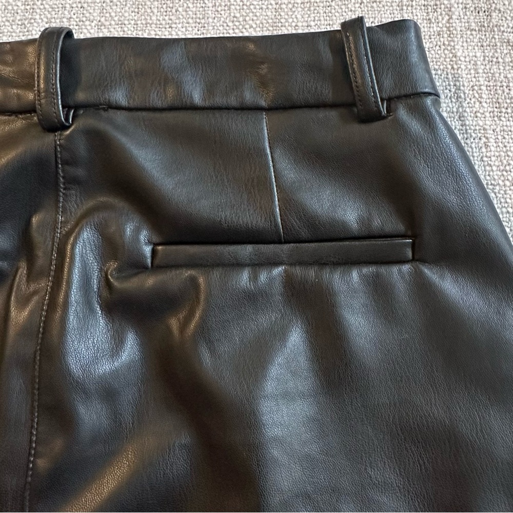 H&M Black Vegan Leather Trousers Coated Pants Faux Straight Leg Women's 6 - Picture 7 of 13